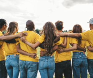 Groupe de personne qui travaille ensemble